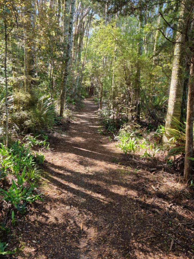 Catlins Lake Sanctuary Owaka Bagian luar foto